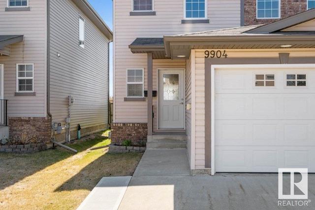 9904 102 Ave, House semidetached with 3 bedrooms, 2 bathrooms and 3 parking in Morinville AB | Image 3