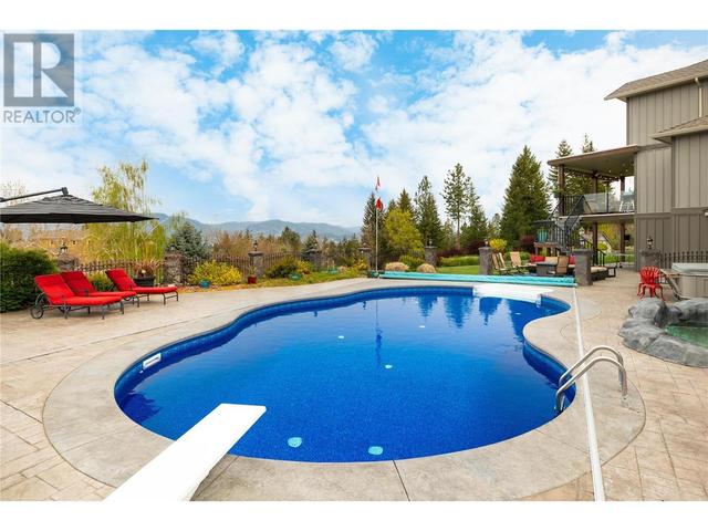 2775 Harvard Rd, House detached with 6 bedrooms, 4 bathrooms and 14 parking in Kelowna BC | Image 42