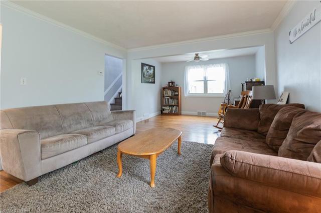 2385 Stevensville Road, House detached with 3 bedrooms, 2 bathrooms and 8 parking in Fort Erie ON | Image 13
