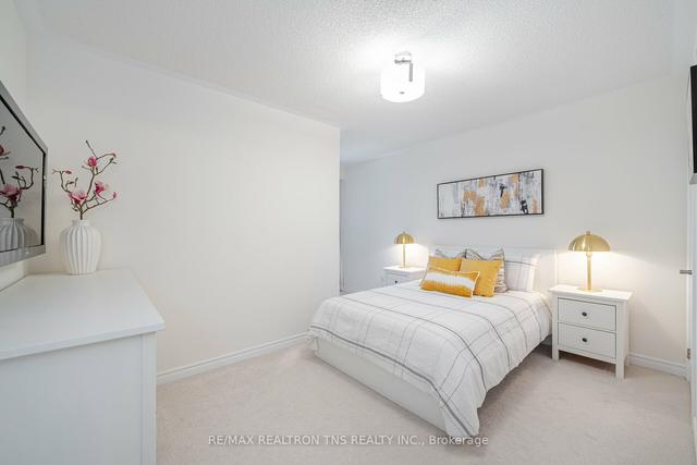 107 Frederick Wilson Ave, Townhouse with 3 bedrooms, 3 bathrooms and 2 parking in Markham ON | Image 8