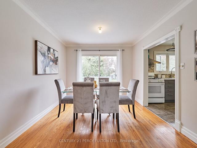 36 Cresser Ave, House detached with 3 bedrooms, 2 bathrooms and 7 parking in Whitby ON | Image 2