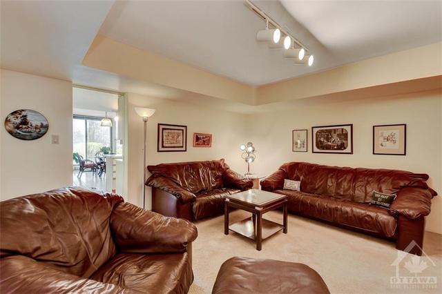 105 - 111 Echo Dr, Condo with 2 bedrooms, 2 bathrooms and 1 parking in Ottawa ON | Image 12