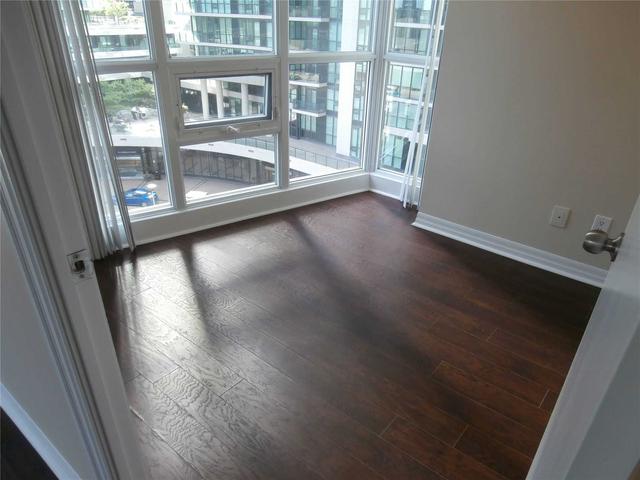 608 - 12 Yonge St, Condo with 2 bedrooms, 2 bathrooms and 1 parking in Toronto ON | Image 7