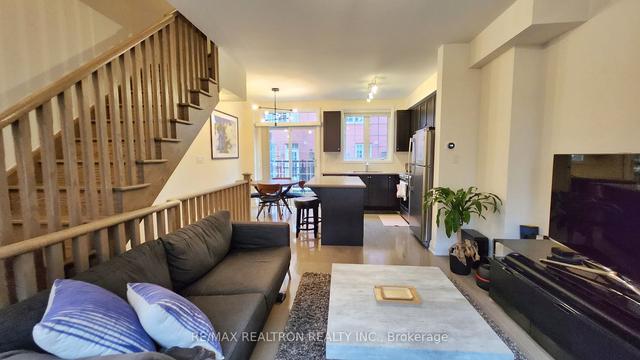 62 Raffeix Ln, Townhouse with 2 bedrooms, 3 bathrooms and 1 parking in Toronto ON | Image 12