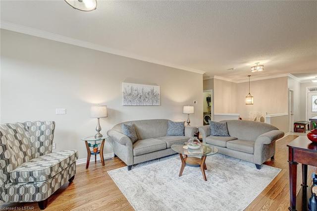 251 - 2025 Meadowgate Blvd, House attached with 3 bedrooms, 3 bathrooms and 4 parking in London ON | Image 12