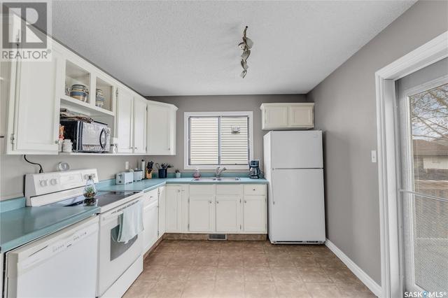 535 Bowman Lane, House detached with 4 bedrooms, 2 bathrooms and null parking in Saskatoon SK | Image 9