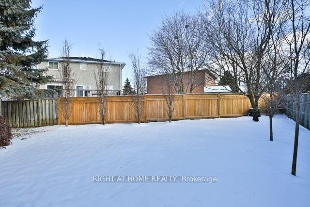 93 Lambeth Ct, House detached with 4 bedrooms, 3 bathrooms and 8 parking in Newmarket ON | Image 18