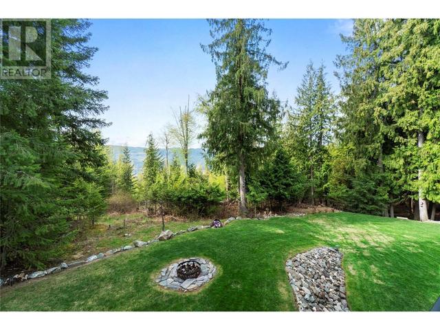 7430 Stampede Trail, House detached with 3 bedrooms, 2 bathrooms and 4 parking in Columbia Shuswap F BC | Image 7