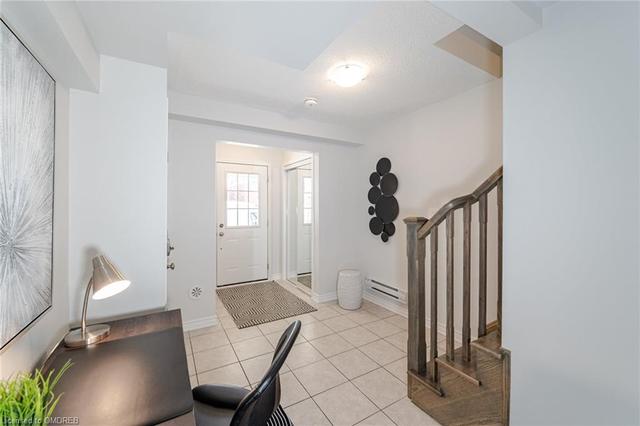 114 Gore Crt, House attached with 2 bedrooms, 2 bathrooms and 3 parking in Milton ON | Image 32