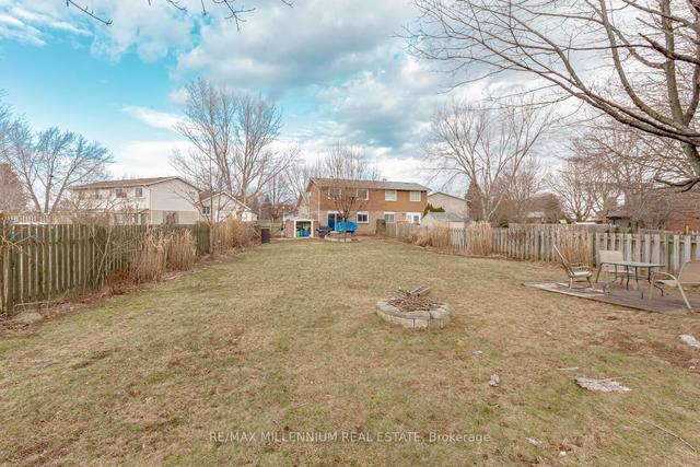 19 Cecelia Crt, House semidetached with 3 bedrooms, 2 bathrooms and 4 parking in St. Catharines ON | Image 22