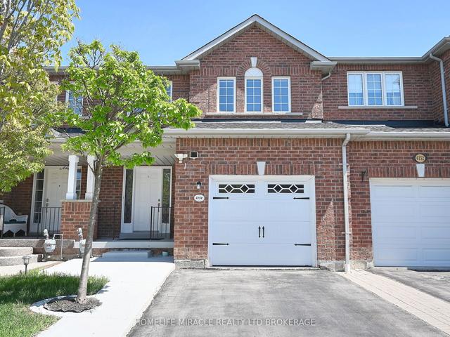6154 Rowers Cres, House attached with 3 bedrooms, 3 bathrooms and 3 parking in Mississauga ON | Image 1