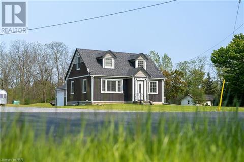 560 Rosehill Rd, Fort Erie, ON, L2A5M4 | Card Image
