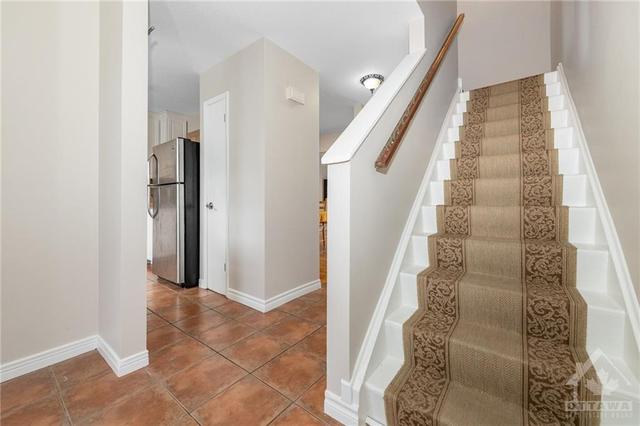 3504 Aladdin Lane, Townhouse with 3 bedrooms, 2 bathrooms and 1 parking in Ottawa ON | Image 2