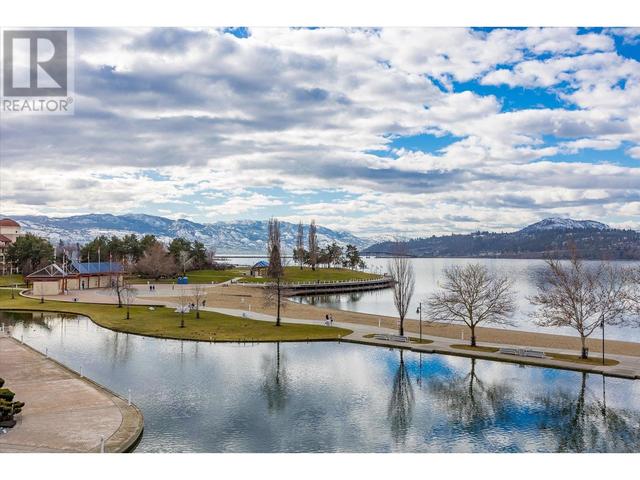 430 - 1088 Sunset Dr, Condo with 2 bedrooms, 2 bathrooms and 2 parking in Kelowna BC | Image 3