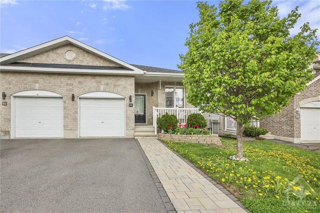 68 Frieday St, Townhouse with 3 bedrooms, 2 bathrooms and 3 parking in Arnprior ON | Image 1