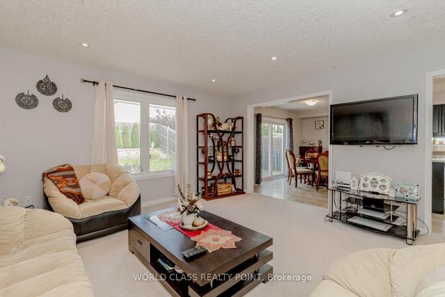 29 English Lane, House detached with 3 bedrooms, 3 bathrooms and 4 parking in Brantford ON | Image 2