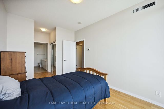 3610 - 832 Bay St, Condo with 3 bedrooms, 2 bathrooms and 1 parking in Toronto ON | Image 19