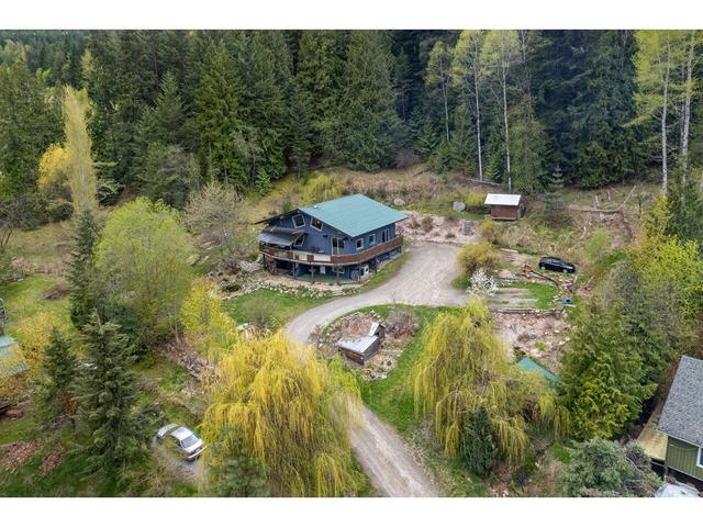 2026 Perrier Rd, House detached with 4 bedrooms, 4 bathrooms and null parking in Nelson BC | Image 58