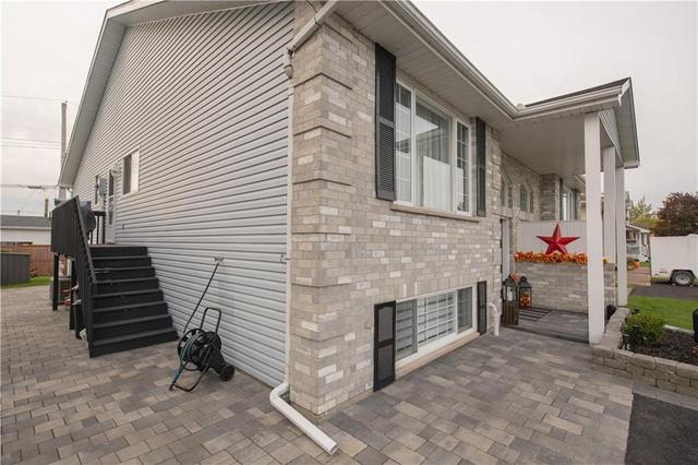 22 Felker Way, Home with 4 bedrooms, 2 bathrooms and 3 parking in South Dundas ON | Image 3