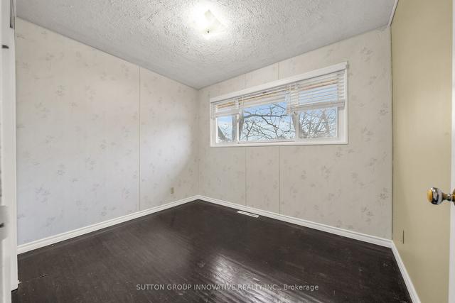 2832 Wilson St W, House detached with 3 bedrooms, 1 bathrooms and 6 parking in Hamilton ON | Image 4