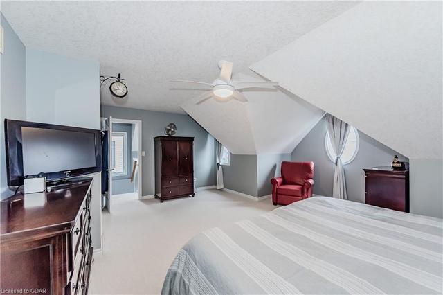 16 - 165 Terraview Cres, House attached with 3 bedrooms, 2 bathrooms and 4 parking in Guelph ON | Image 3