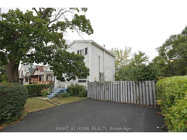 67 Graham Ave N, House detached with 3 bedrooms, 2 bathrooms and 1 parking in Hamilton ON | Image 29