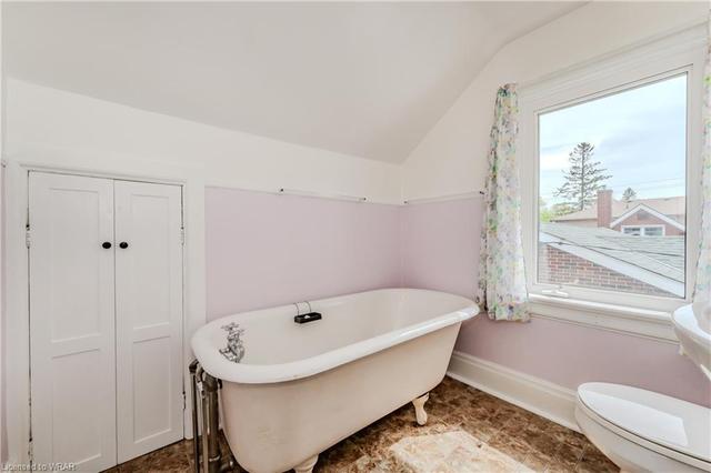 119 Fourth Ave, House detached with 3 bedrooms, 2 bathrooms and 3 parking in Kitchener ON | Image 13