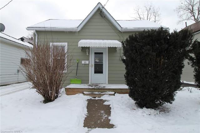 20 Holme St, House detached with 2 bedrooms, 1 bathrooms and 2 parking in Brantford ON | Image 1
