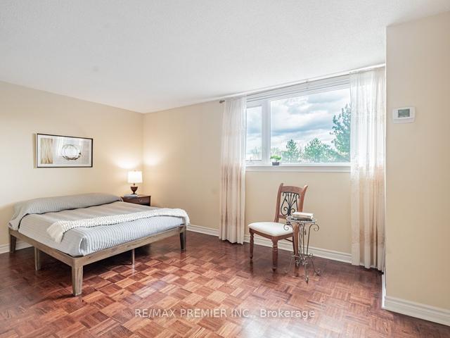 301 - 270 Scarlett Rd, Condo with 2 bedrooms, 2 bathrooms and 1 parking in Toronto ON | Image 17
