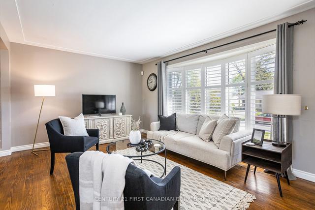 709 Galloway Cres, House detached with 3 bedrooms, 3 bathrooms and 7 parking in London ON | Image 3