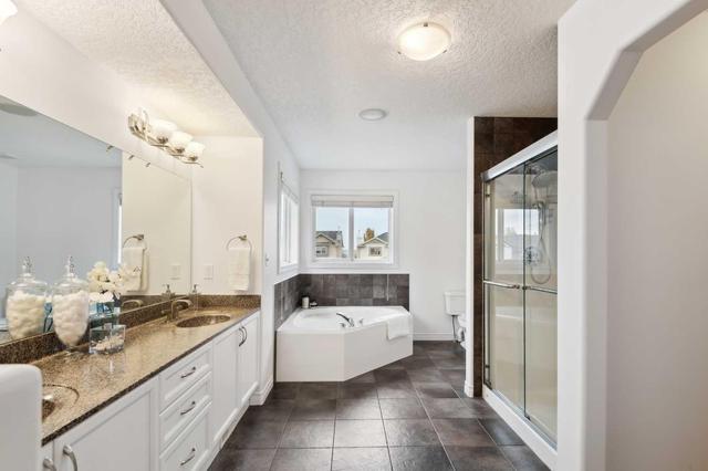 12431 Crestmont Blvd Sw, House detached with 4 bedrooms, 3 bathrooms and 4 parking in Calgary AB | Image 18