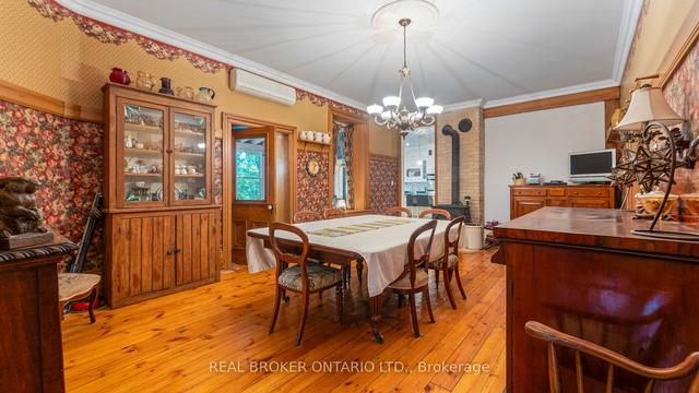 61 King St N, House detached with 6 bedrooms, 4 bathrooms and 4 parking in Brant ON | Image 38