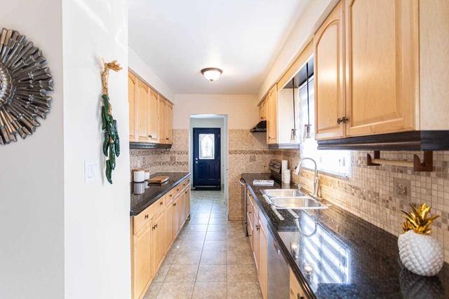 77 Spartan Ave, House semidetached with 3 bedrooms, 3 bathrooms and 4 parking in Hamilton ON | Image 3