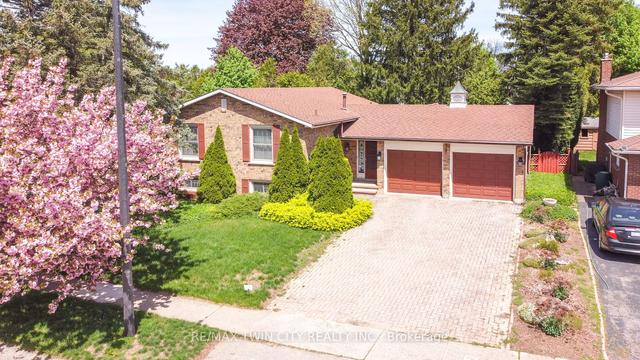 34 Westbrier Knoll, House detached with 2 bedrooms, 2 bathrooms and 6 parking in Brantford ON | Image 1
