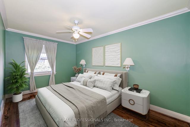 125 Strath Ave, House detached with 2 bedrooms, 2 bathrooms and 4 parking in Toronto ON | Image 2