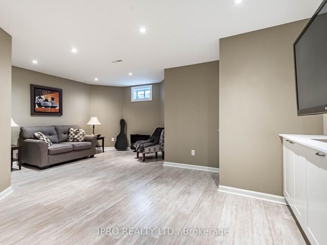 1364 Brandon Terr, House attached with 3 bedrooms, 4 bathrooms and 3 parking in Milton ON | Image 13