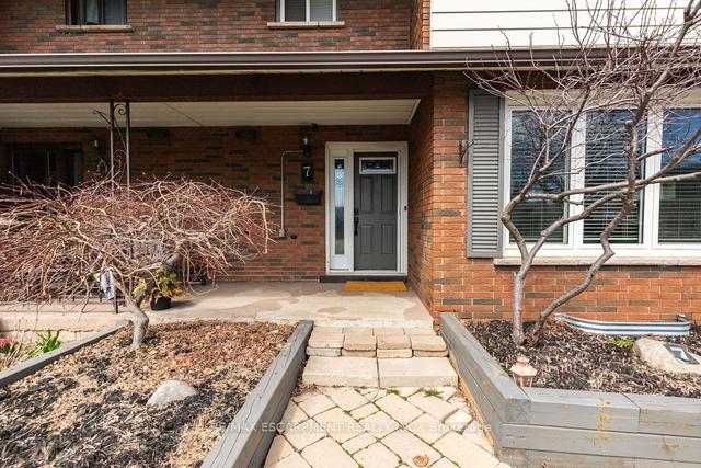 7 Hugo Crt, House semidetached with 3 bedrooms, 3 bathrooms and 3 parking in Hamilton ON | Image 34
