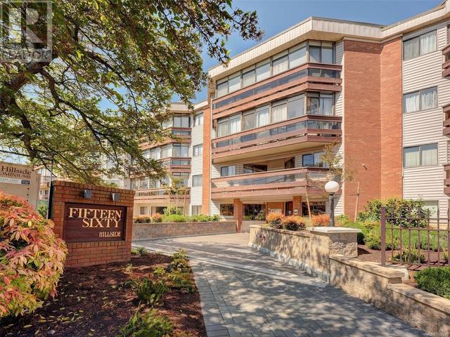 214 - 1560 Hillside Ave, Condo with 2 bedrooms, 2 bathrooms and 1 parking in Victoria BC | Image 1