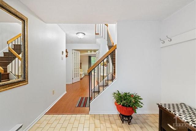 1133 Des Forets Ave, Townhouse with 3 bedrooms, 3 bathrooms and 3 parking in Ottawa ON | Image 3