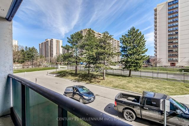 215 - 4 Lisa St, Condo with 2 bedrooms, 1 bathrooms and 2 parking in Brampton ON | Image 20