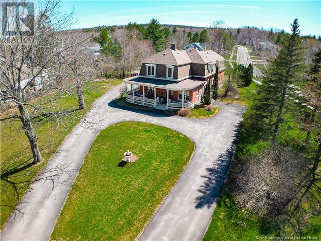 26 - 30 Golf Club Rd, House detached with 6 bedrooms, 4 bathrooms and null parking in Fredericton NB | Image 2
