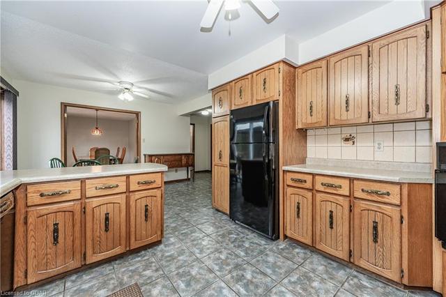 24 Bridlewood Dr, House detached with 3 bedrooms, 2 bathrooms and 4 parking in Guelph ON | Image 5