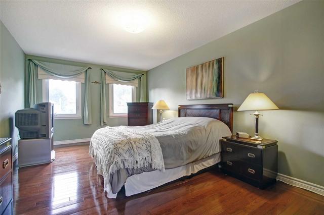 43 Birdsilver Gdns, House detached with 4 bedrooms, 4 bathrooms and 8 parking in Toronto ON | Image 14