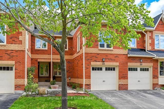19 - 2006 Glenada Cres, Townhouse with 3 bedrooms, 3 bathrooms and 2 parking in Oakville ON | Image 12