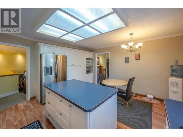 3808 Forsyth Dr, House detached with 6 bedrooms, 4 bathrooms and 2 parking in Okanagan Similkameen F BC | Image 20