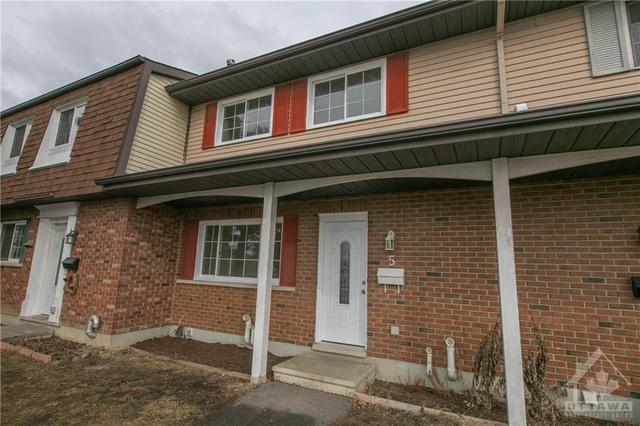 5 - 1661 Heron Rd, Townhouse with 3 bedrooms, 2 bathrooms and 1 parking in Ottawa ON | Image 3