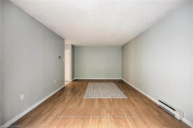 101 - 135 Base Line Rd W, Condo with 2 bedrooms, 1 bathrooms and 1 parking in London ON | Image 3