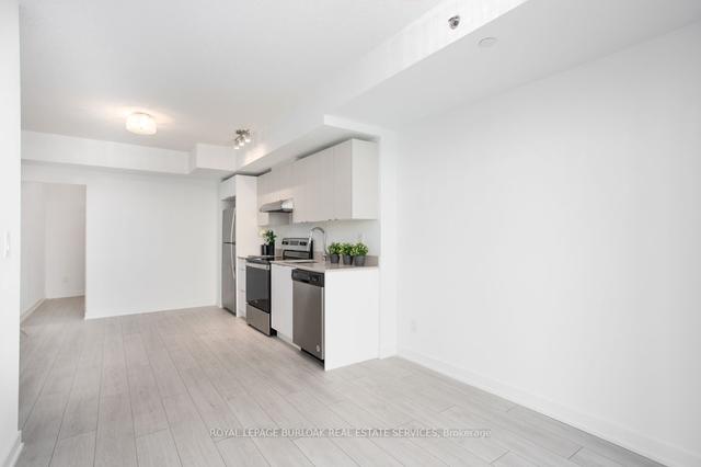 A320 - 3210 Dakota Common, Condo with 2 bedrooms, 2 bathrooms and 1 parking in Burlington ON | Image 3