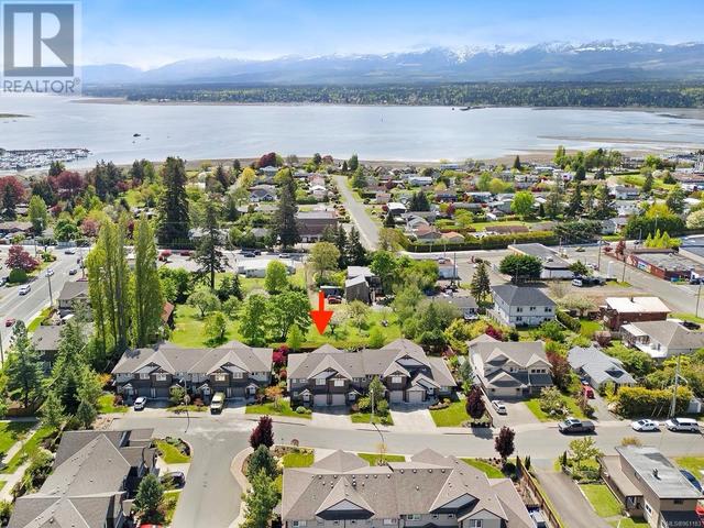 4 - 2030 Wallace Ave, House attached with 3 bedrooms, 3 bathrooms and null parking in Comox BC | Image 36