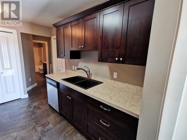 4 - 10220 97 Ave, Condo with 2 bedrooms, 1 bathrooms and null parking in Fort St. John BC | Image 3